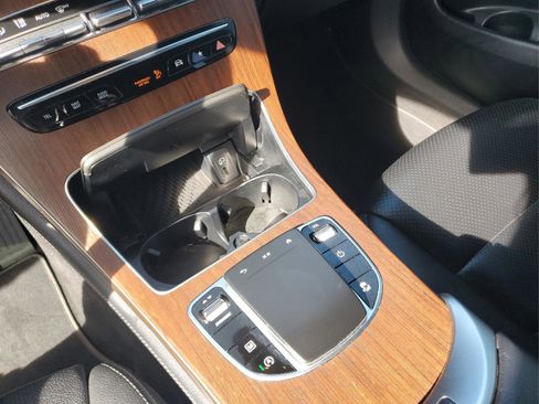 Used 2020 Mercedes-Benz GLC 300 4MATIC image 21