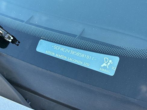 Used 2005 Aston Martin Vanquish S image 2