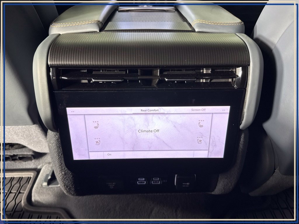 Used 2024 Jeep Grand Wagoneer Series III w/ Rear Seat Video Group 1 AWD/4WD image 32