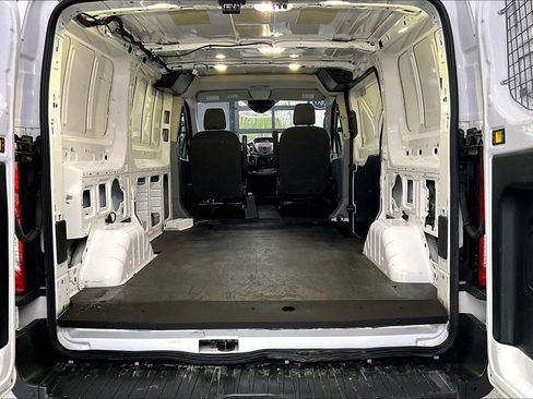 Used 2017 Ford Transit 250 130 Low Roof RWD image 21