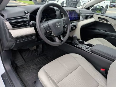 Used 2025 Toyota Camry XLE w/ Premium Plus Package FWD image 17