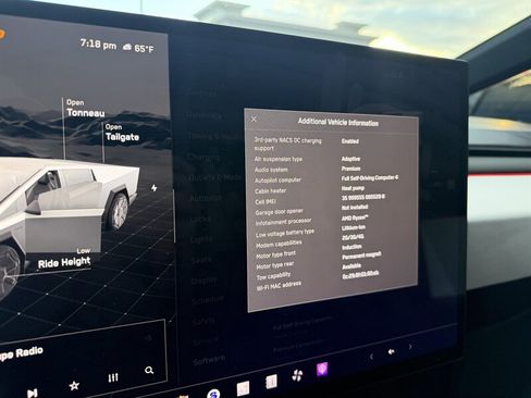 Used 2024 Tesla Cybertruck AWD Crew Cab image 22