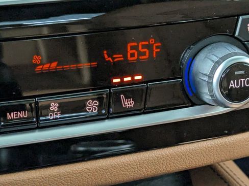 Certified 2022 BMW 530i xDrive w/ M Sport Package image 23