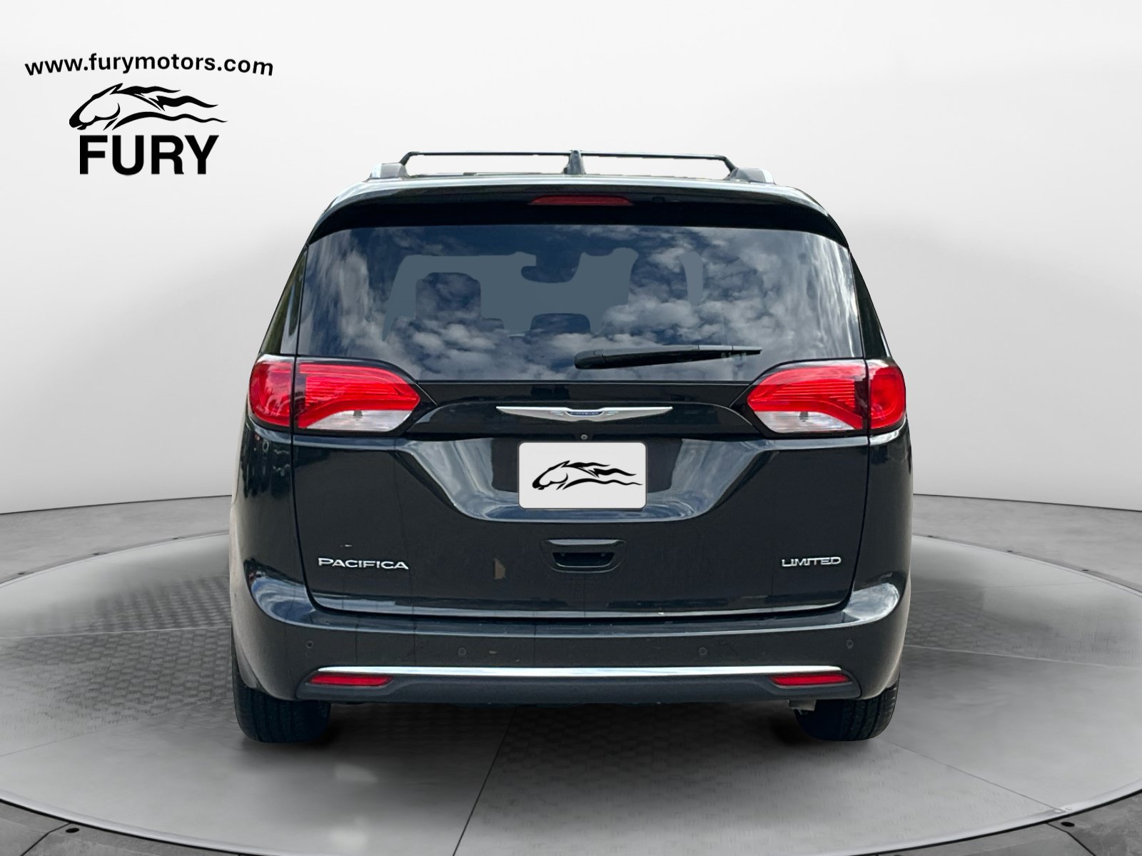Used 2018 Chrysler Pacifica Limited w/ Advanced Safetytec Group FWD image 5