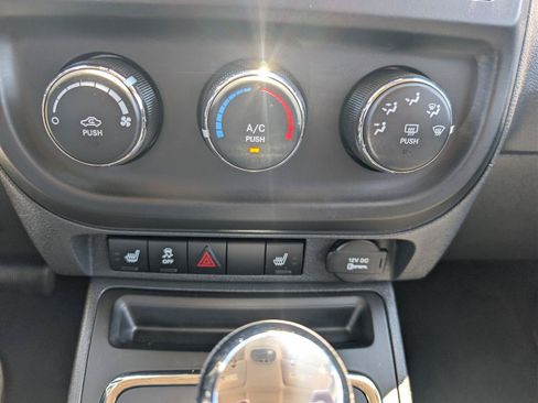 Used 2012 Jeep Compass Latitude AWD/4WD image 21