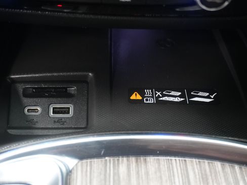 Used 2024 Buick Enclave Avenir w/ Avenir Technology Package FWD image 28