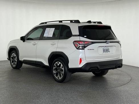 Certified 2025 Subaru Forester Premium image 7