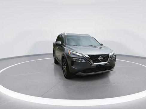 Used 2021 Nissan Rogue SV w/ Premium Package AWD/4WD image 2