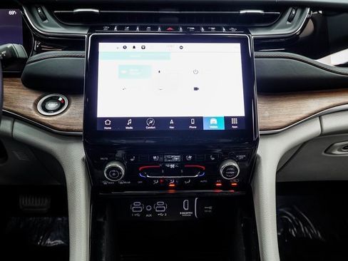 Used 2022 Jeep Grand Cherokee Summit image 22