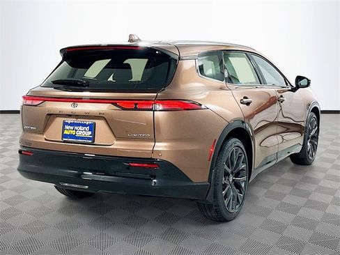 New 2025 Toyota Crown Signia image 4