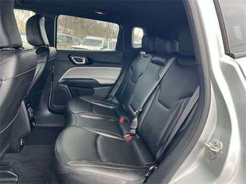 Used 2024 Jeep Compass Limited image 17