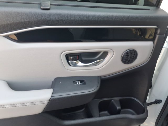 Used 2025 Honda Pilot EX-L image 6