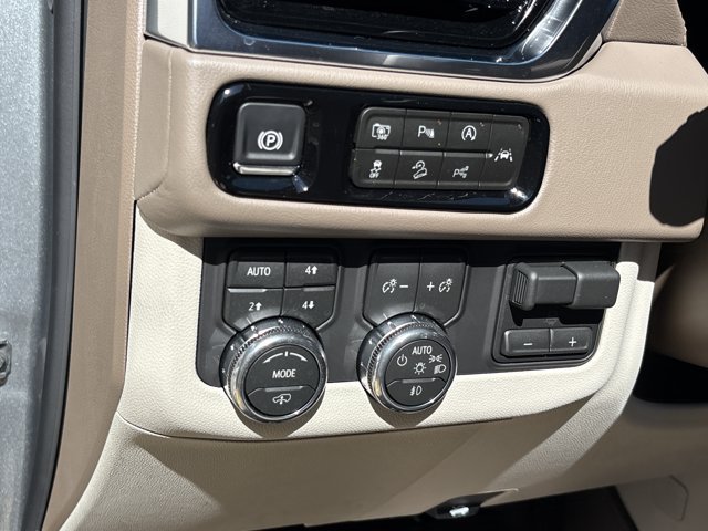 New 2026 GMC Yukon Denali w/ Denali Reserve Package AWD/4WD image 30