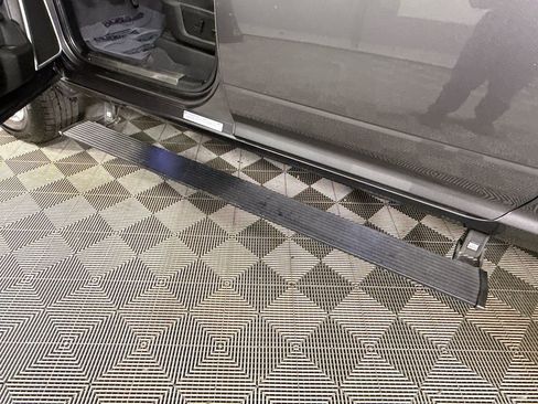 Used 2020 RAM 3500 Laramie image 35