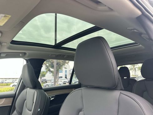 New 2026 Volvo XC90 B6 Plus image 25