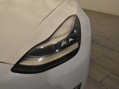 Used 2020 Tesla Model 3 Standard Range Plus image 9