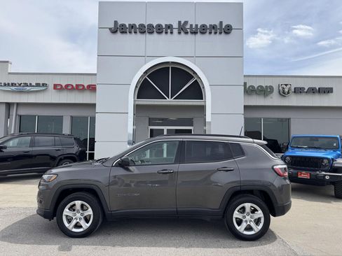 Used 2023 Jeep Compass Latitude w/ Convenience Group image 1