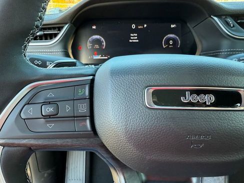 New 2025 Jeep Grand Cherokee Limited image 29