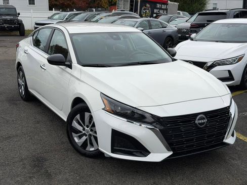 Used 2025 Nissan Altima 2.5 S image 6