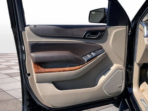 Used 2019 Chevrolet Suburban Premier AWD/4WD image 23
