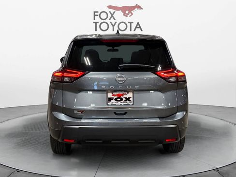 Used 2024 Nissan Rogue S FWD image 5