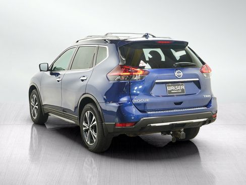 Used 2019 Nissan Rogue SV w/ Premium Package AWD/4WD image 3