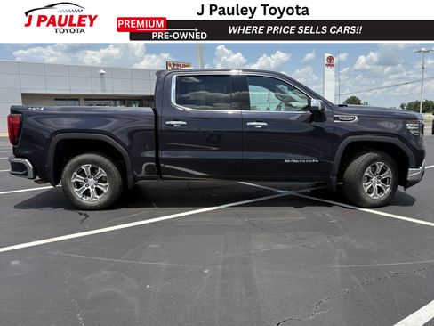 Used 2022 GMC Sierra 1500 SLT w/ SLT Convenience Package AWD/4WD image 4