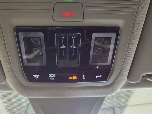 Used 2024 Volkswagen Atlas SEL Premium R-Line image 24