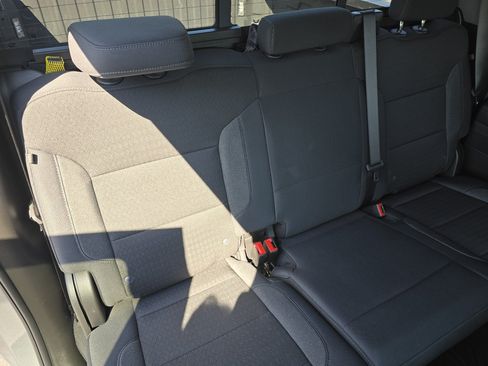 Used 2025 Chevrolet Silverado 1500 LT Trail Boss w/ Convenience Package II AWD/4WD image 32