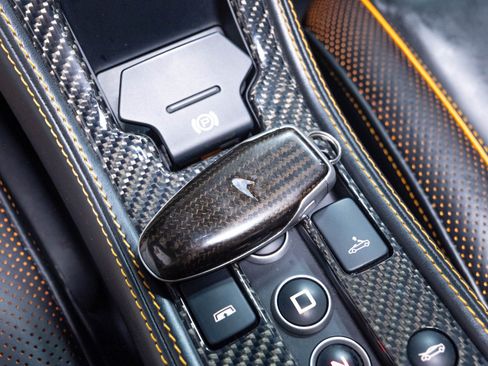 Used 2015 McLaren 650S Spider RWD image 94