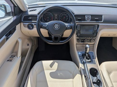 Used 2017 Volkswagen Passat 1.8T SE image 31