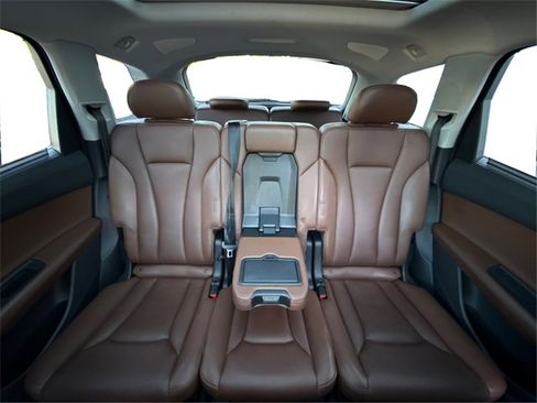 Used 2018 Audi Q7 3.0T Prestige w/ Prestige Package image 16