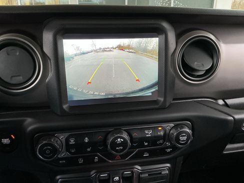 Used 2021 Jeep Wrangler Unlimited Sport image 10