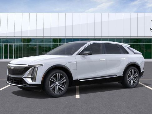 New 2026 Cadillac Lyriq Premium Luxury image 2