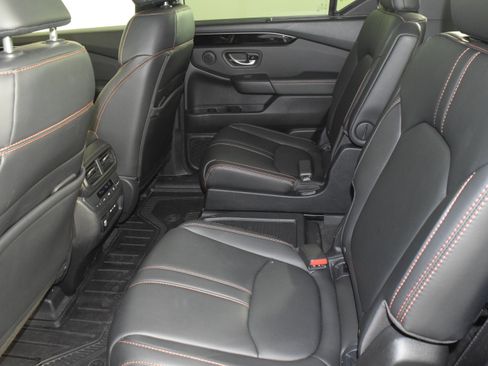 Used 2024 Honda Pilot TrailSport image 31