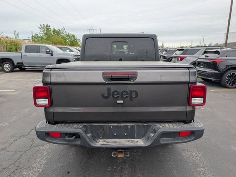 Used 2025 Jeep Gladiator Sport AWD/4WD image 7