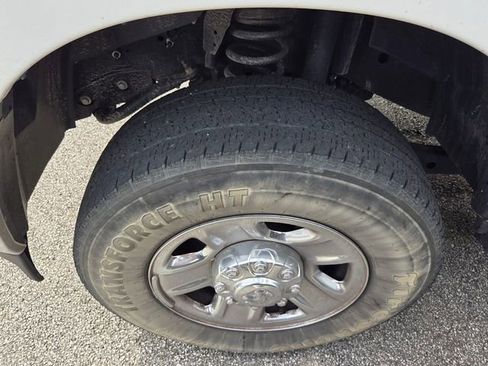 Used 2024 RAM 2500 Tradesman w/ Chrome Appearance Group image 4