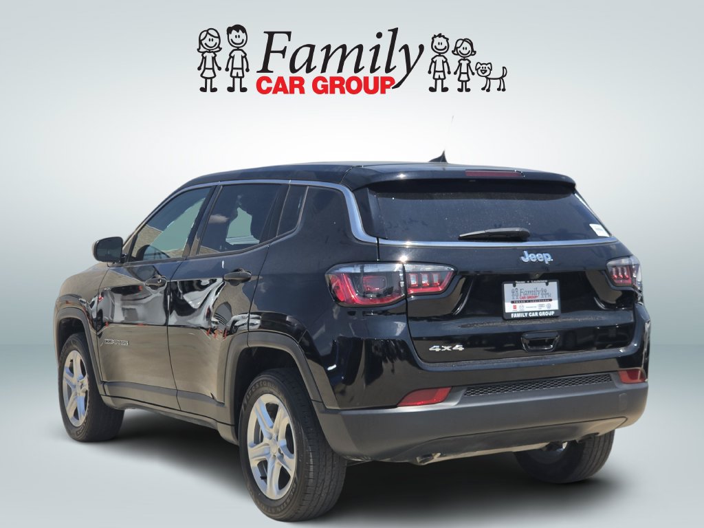 Used 2023 Jeep Compass Sport AWD/4WD image 3
