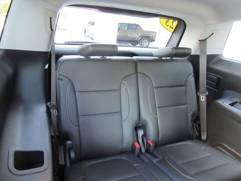 Used 2023 GMC Acadia SLT w/ Preferred Package image 33