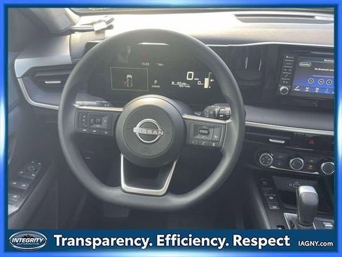 Certified 2025 Nissan Kicks S image 14