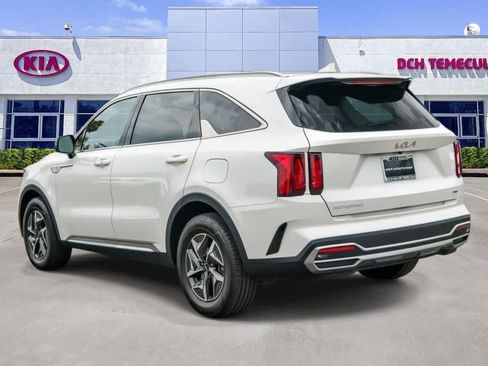 Certified 2023 Kia Sorento EX w/ Panoramic Sunroof Package FWD image 6