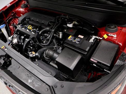 Certified 2025 Hyundai Venue SEL image 21