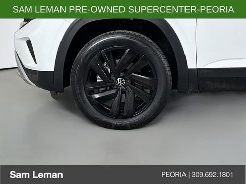 Used 2023 Volkswagen Atlas Cross Sport SE image 28