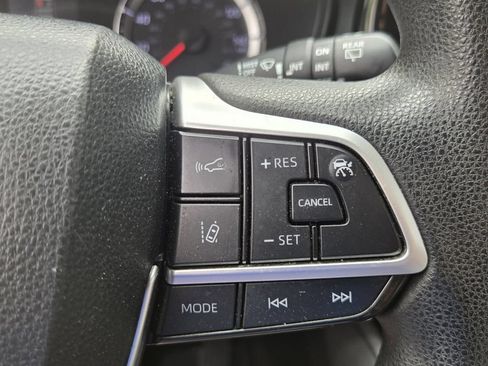 Used 2022 Toyota Highlander L FWD image 26