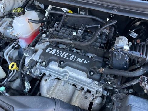 Used 2013 Chevrolet Spark LT image 28