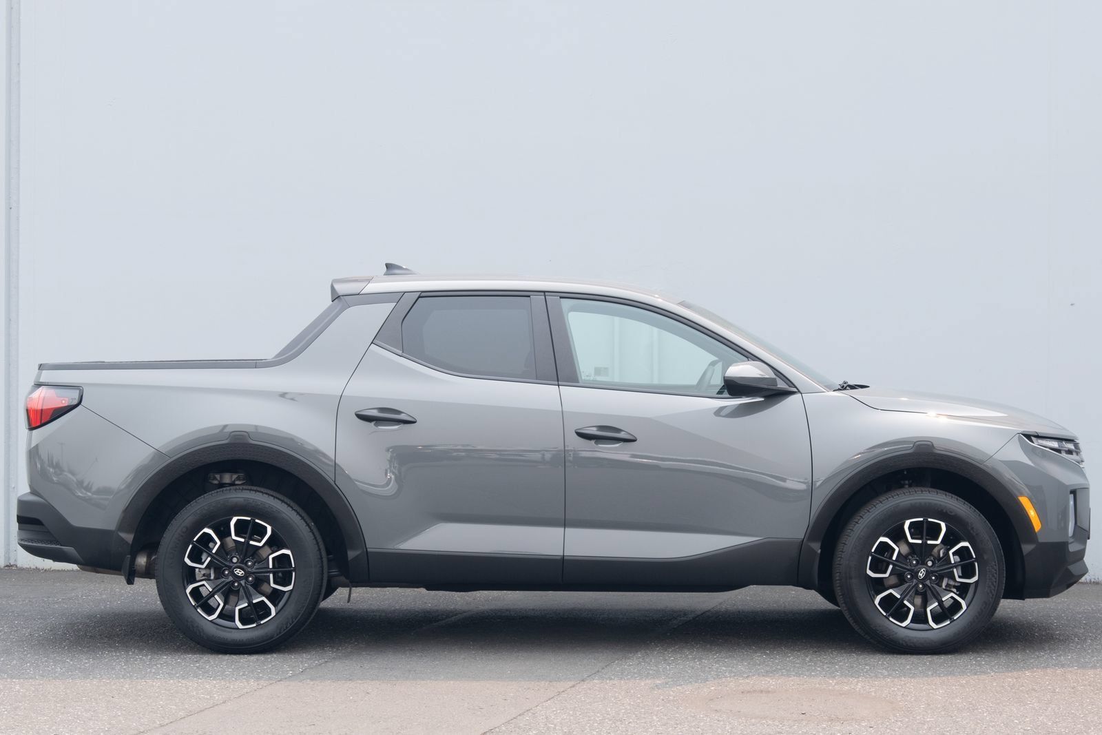 Used 2024 Hyundai Santa Cruz SE AWD/4WD image 24