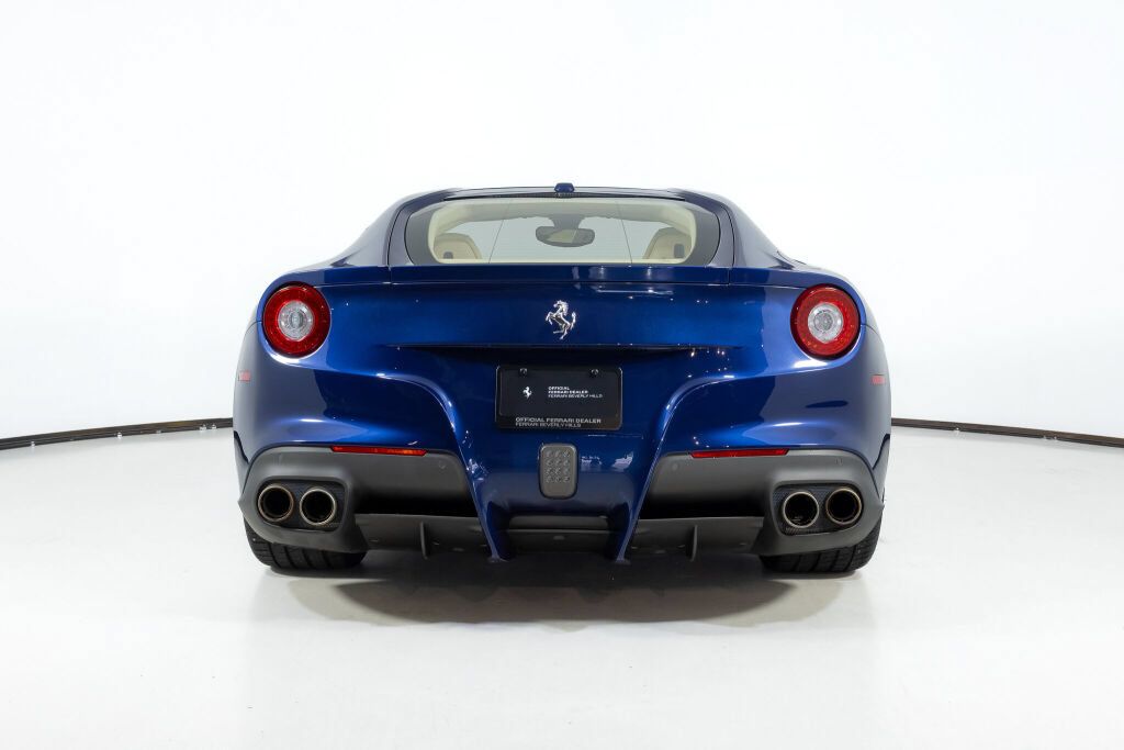 Used 2017 Ferrari F12 Berlinetta RWD image 6