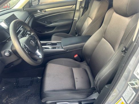 Used 2018 Honda Accord LX image 30