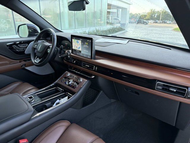 Used 2023 Lincoln Aviator Reserve w/ Equipment Group 201A RWD image 19