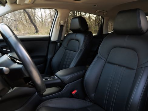 Certified 2024 Honda HR-V EX-L image 17